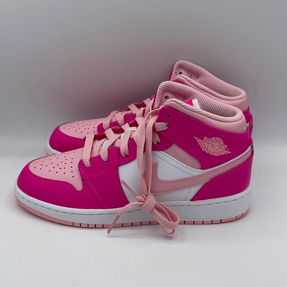 Nike Air Jordans 1 Mid Kid's Size 4.5 (Women's 6)